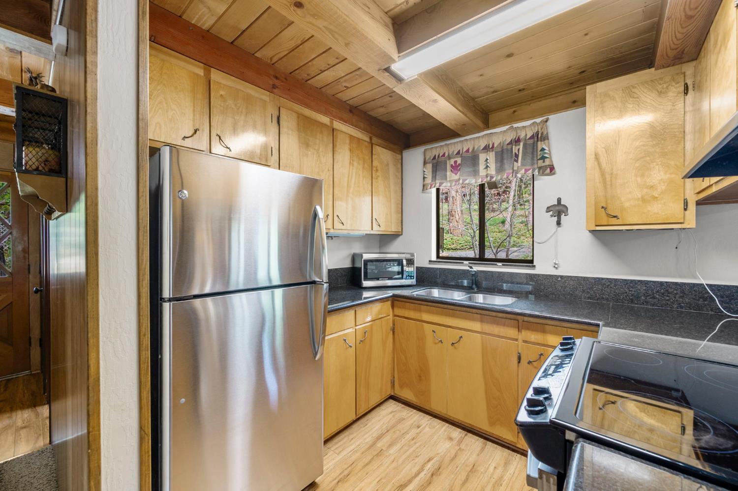 2271 Mustang Road