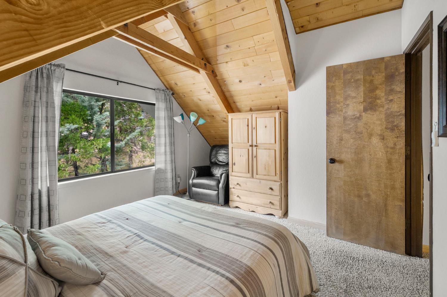 2271 Mustang Road