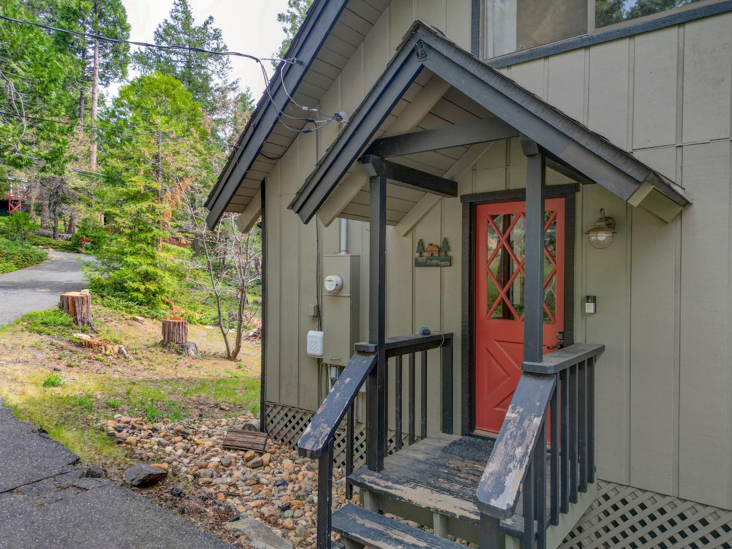 2271 Mustang Road
