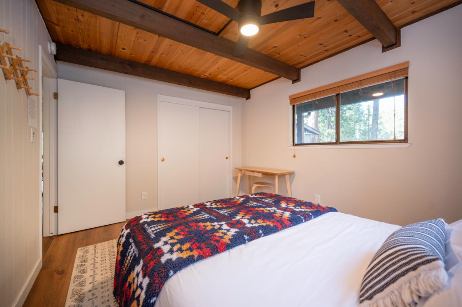 2041 Baywood View