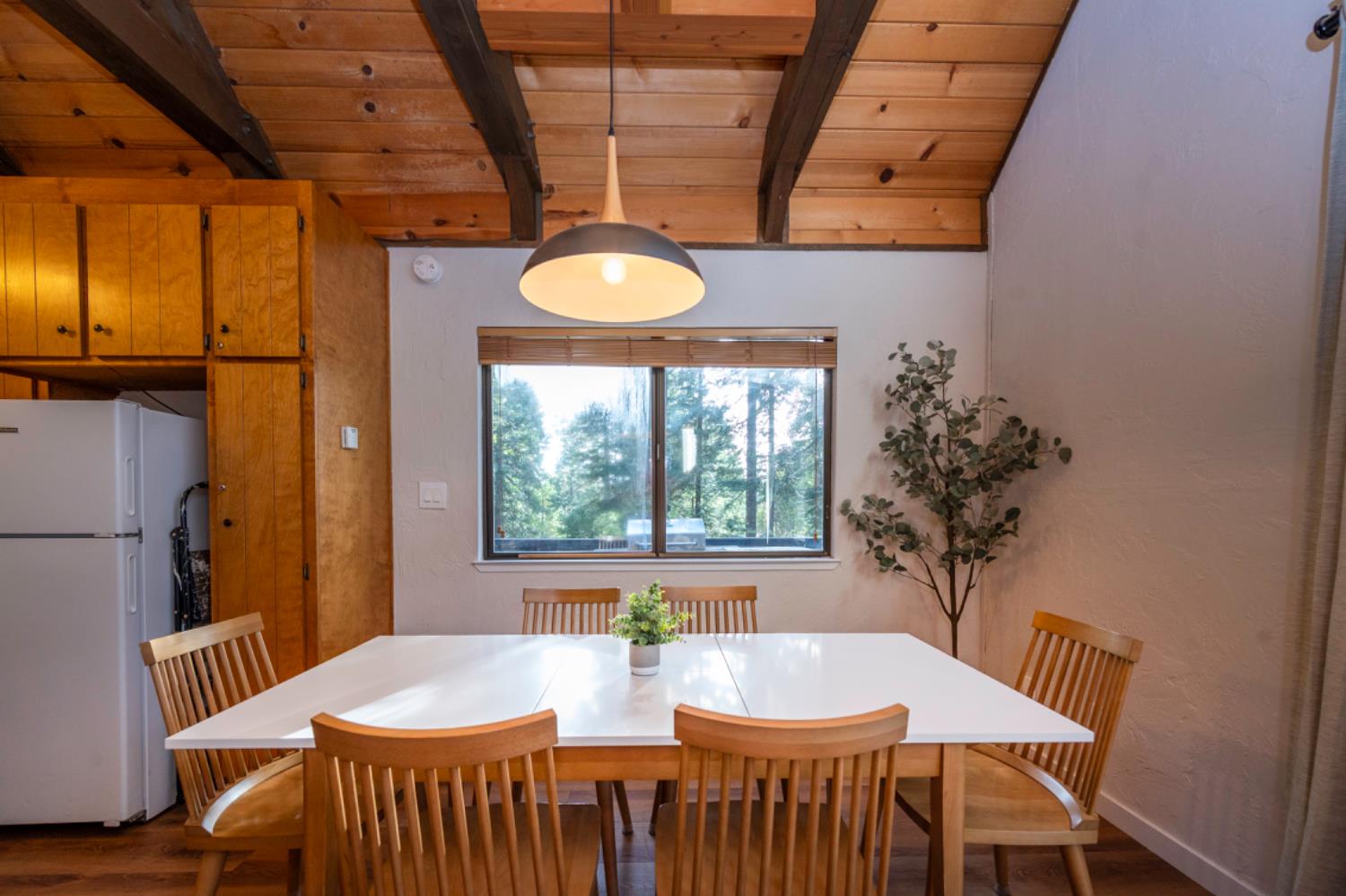 2041 Baywood View