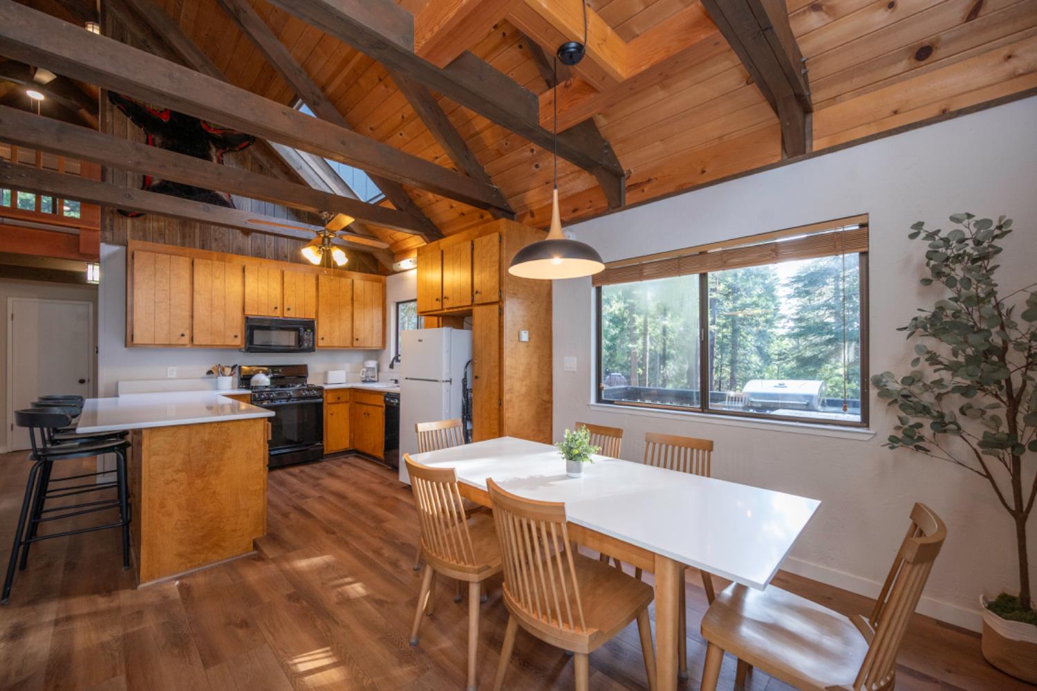 2041 Baywood View