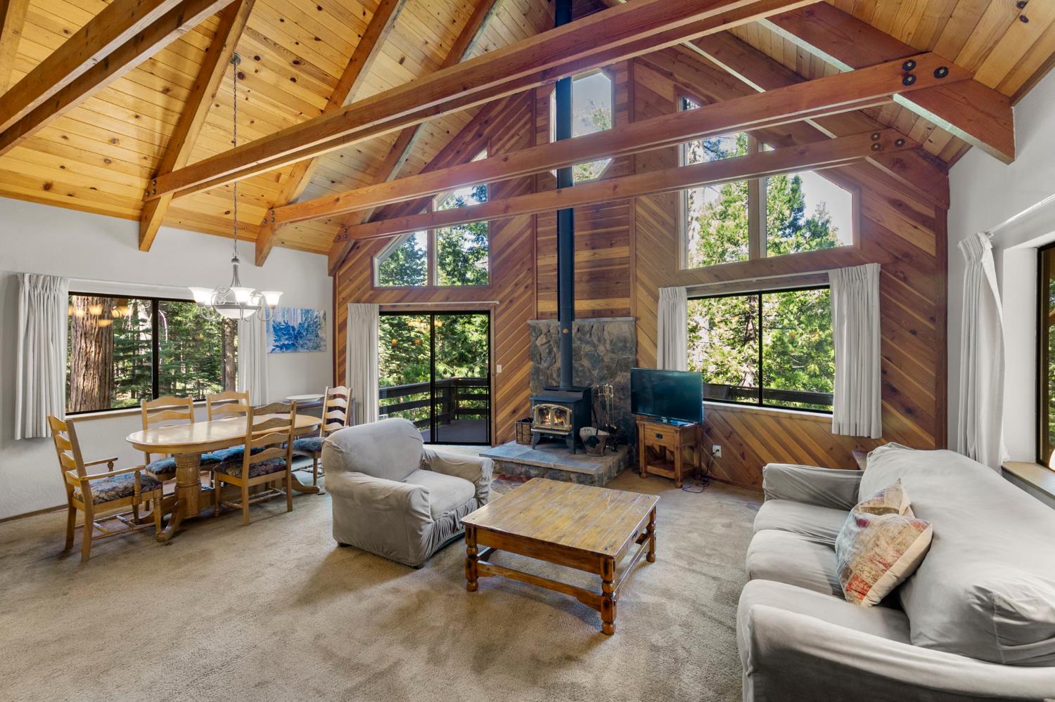 2247 Dardanelle Vista