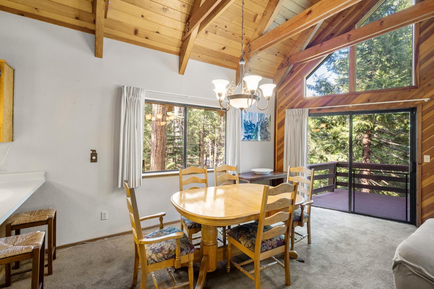 2247 Dardanelle Vista