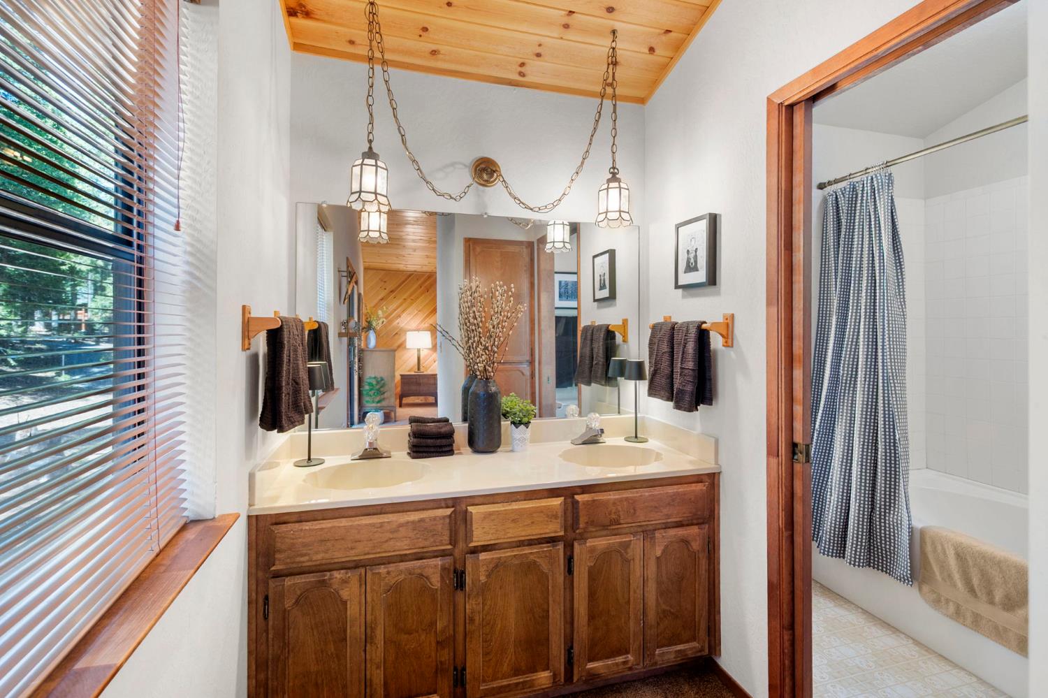 2167 Dardanelle Vista