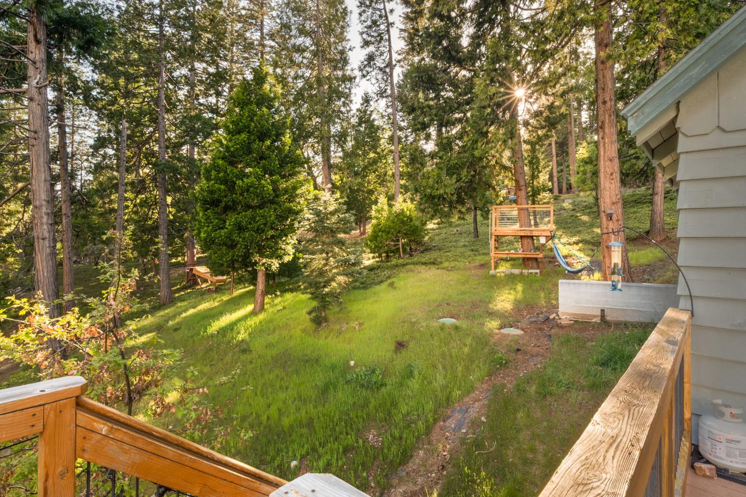 1622 Anna Lee Way