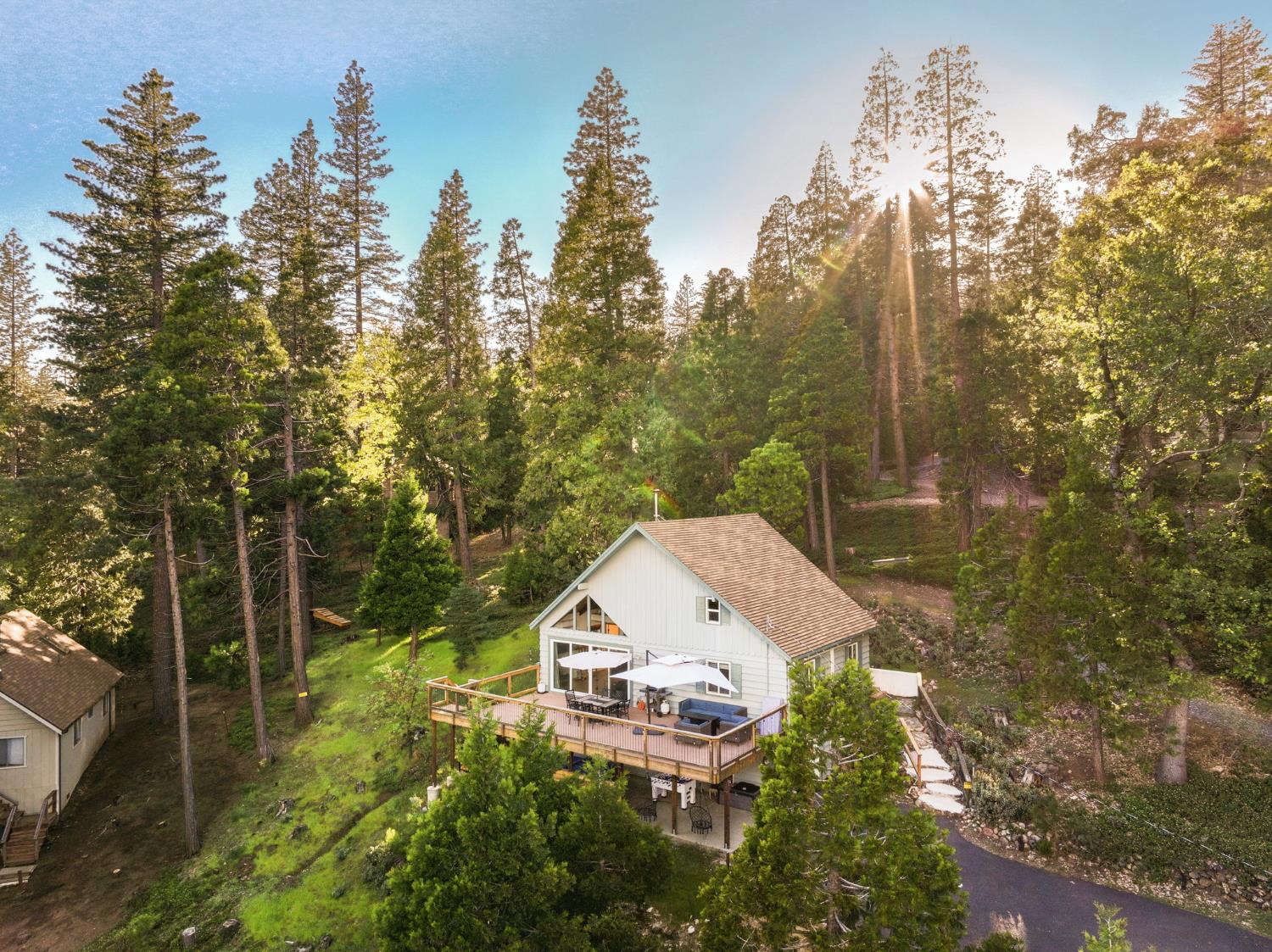 1622 Anna Lee Way