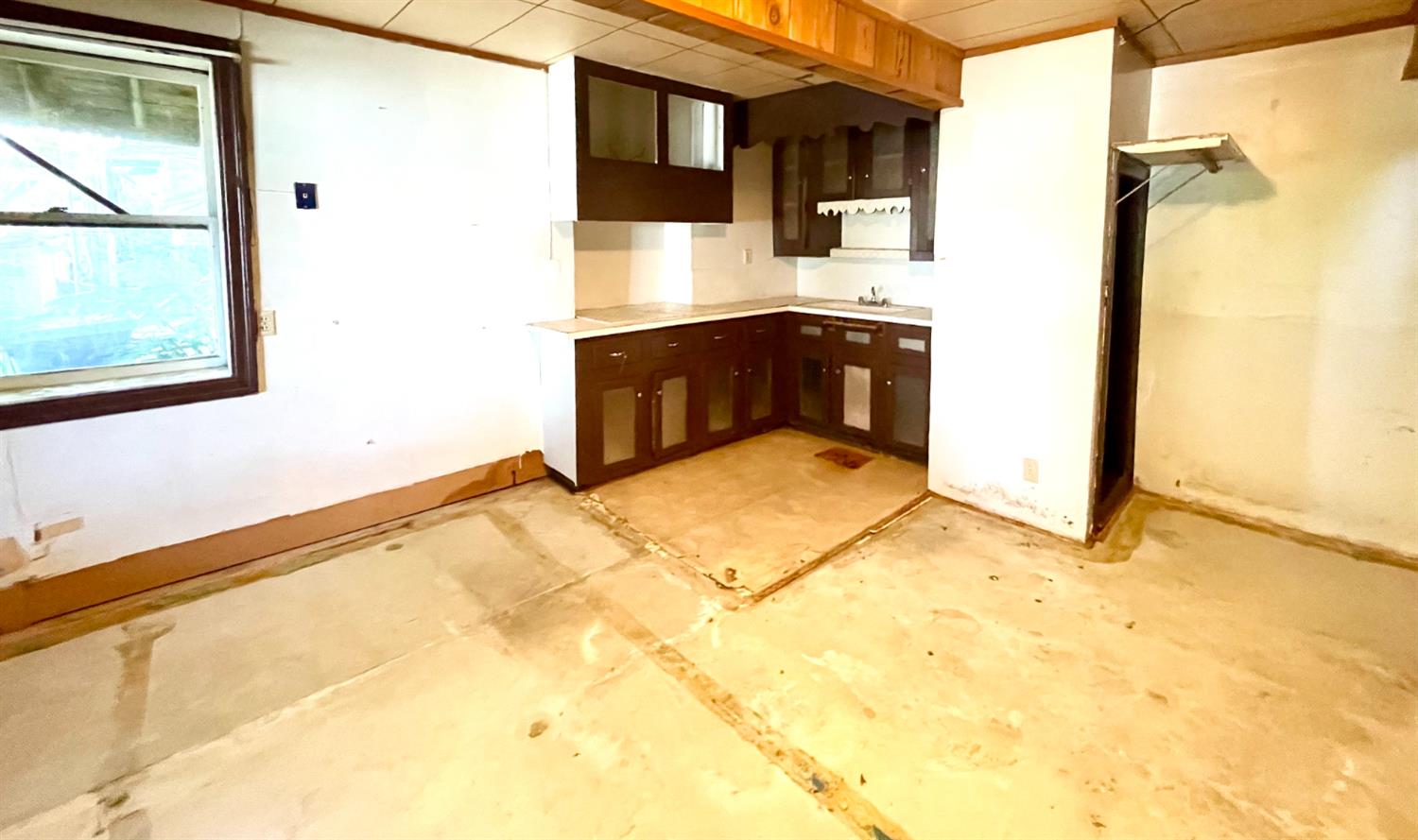 1045 Henry Place