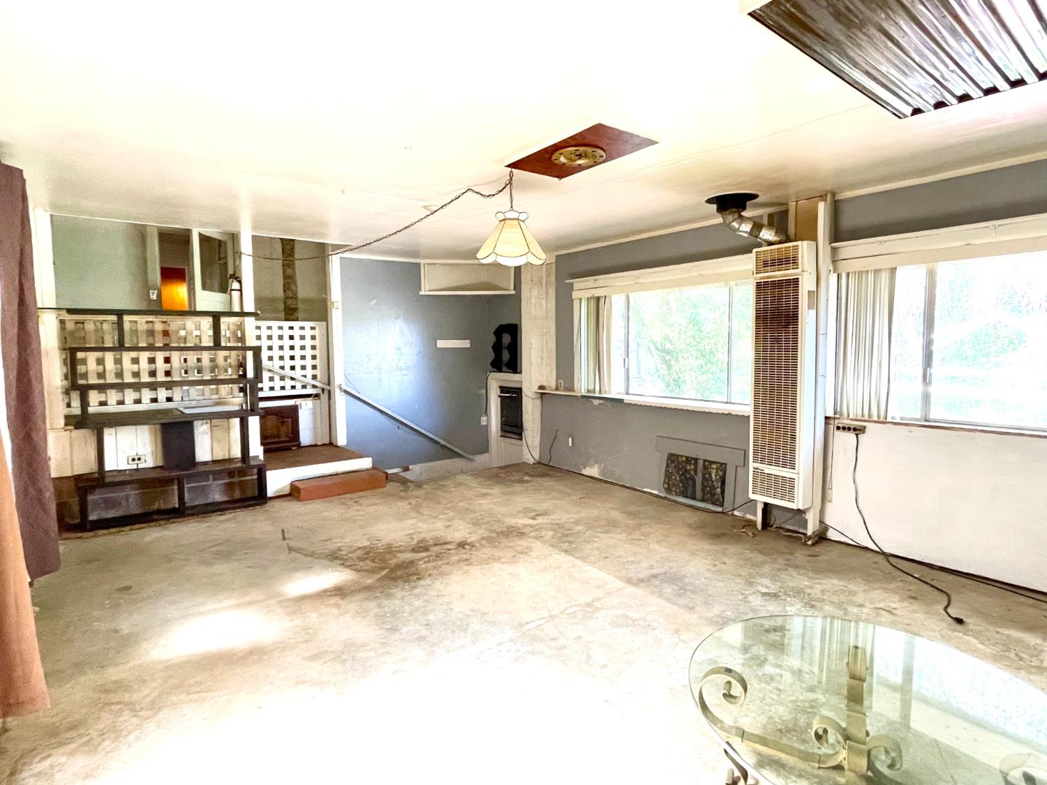 1045 Henry Place