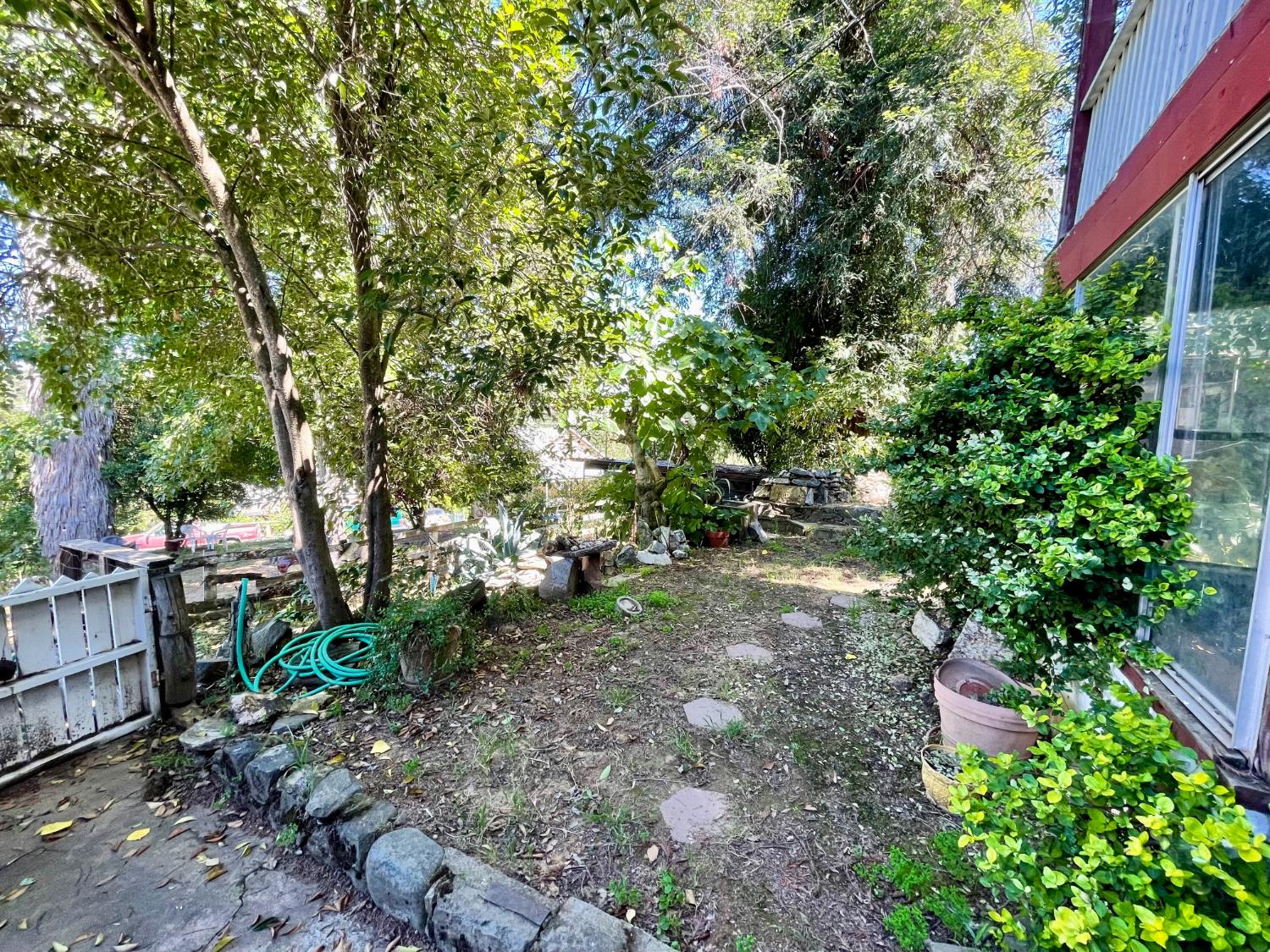 1045 Henry Place