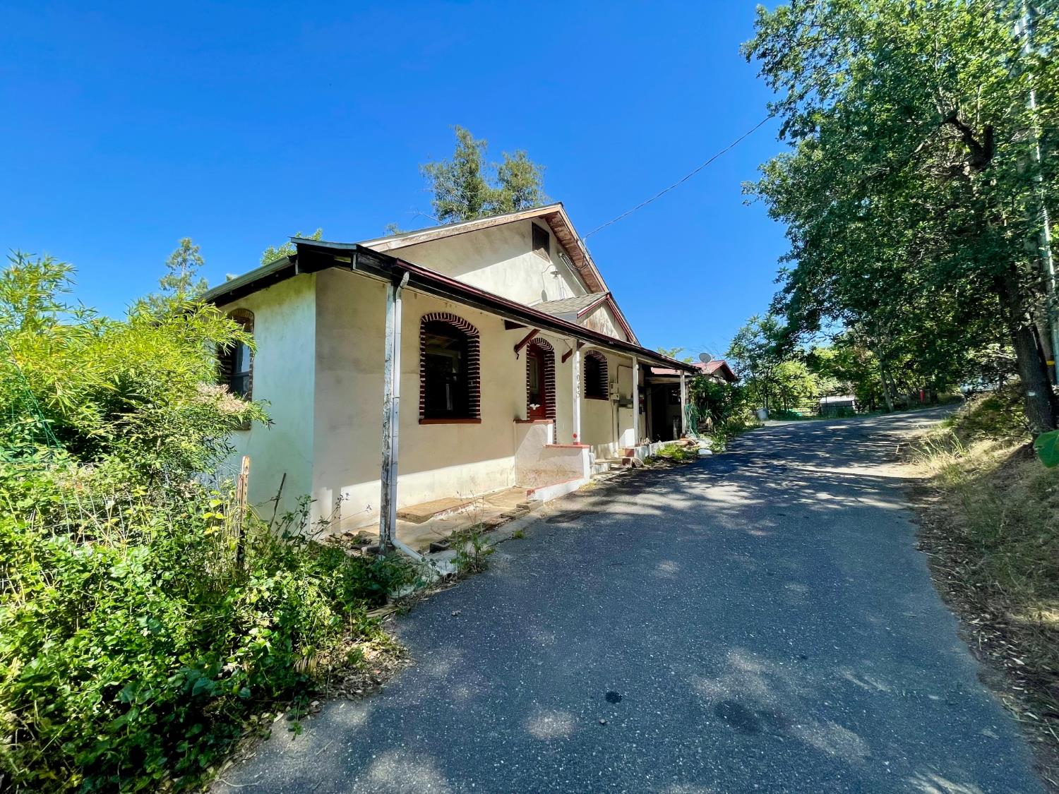 1045 Henry Place