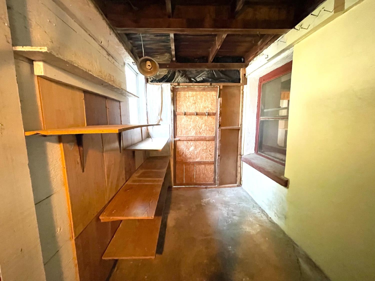 1045 Henry Place