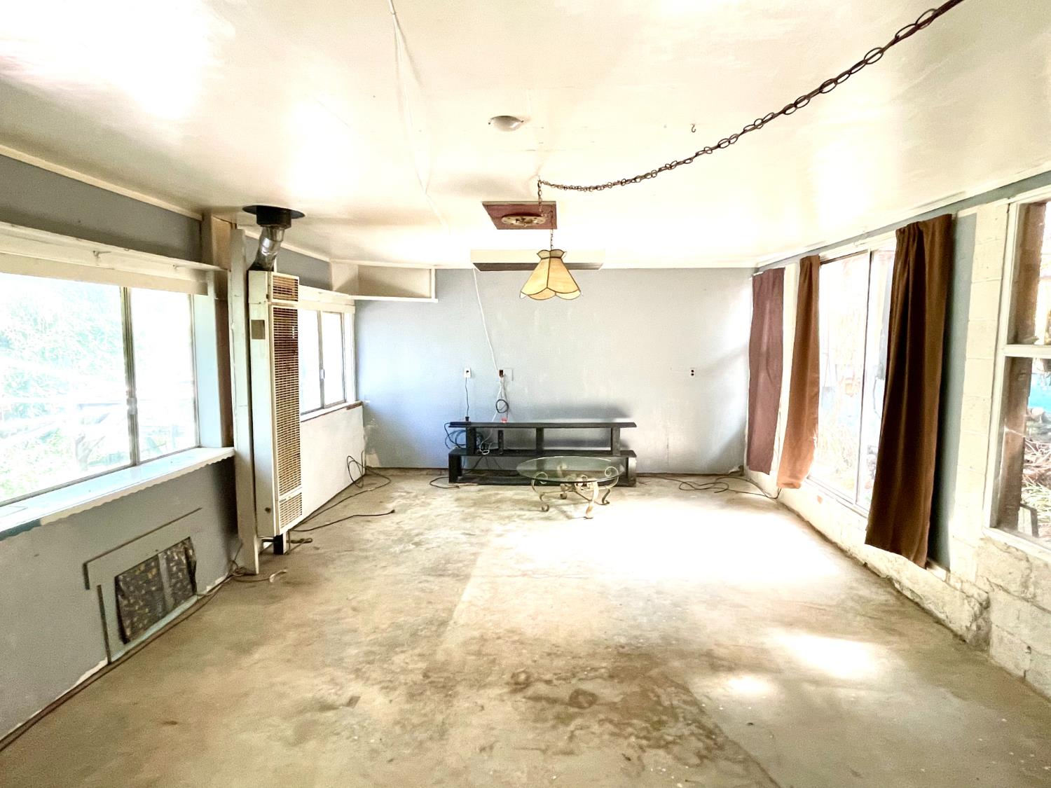 1045 Henry Place