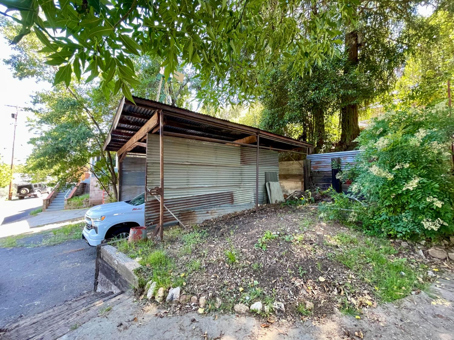 1045 Henry Place