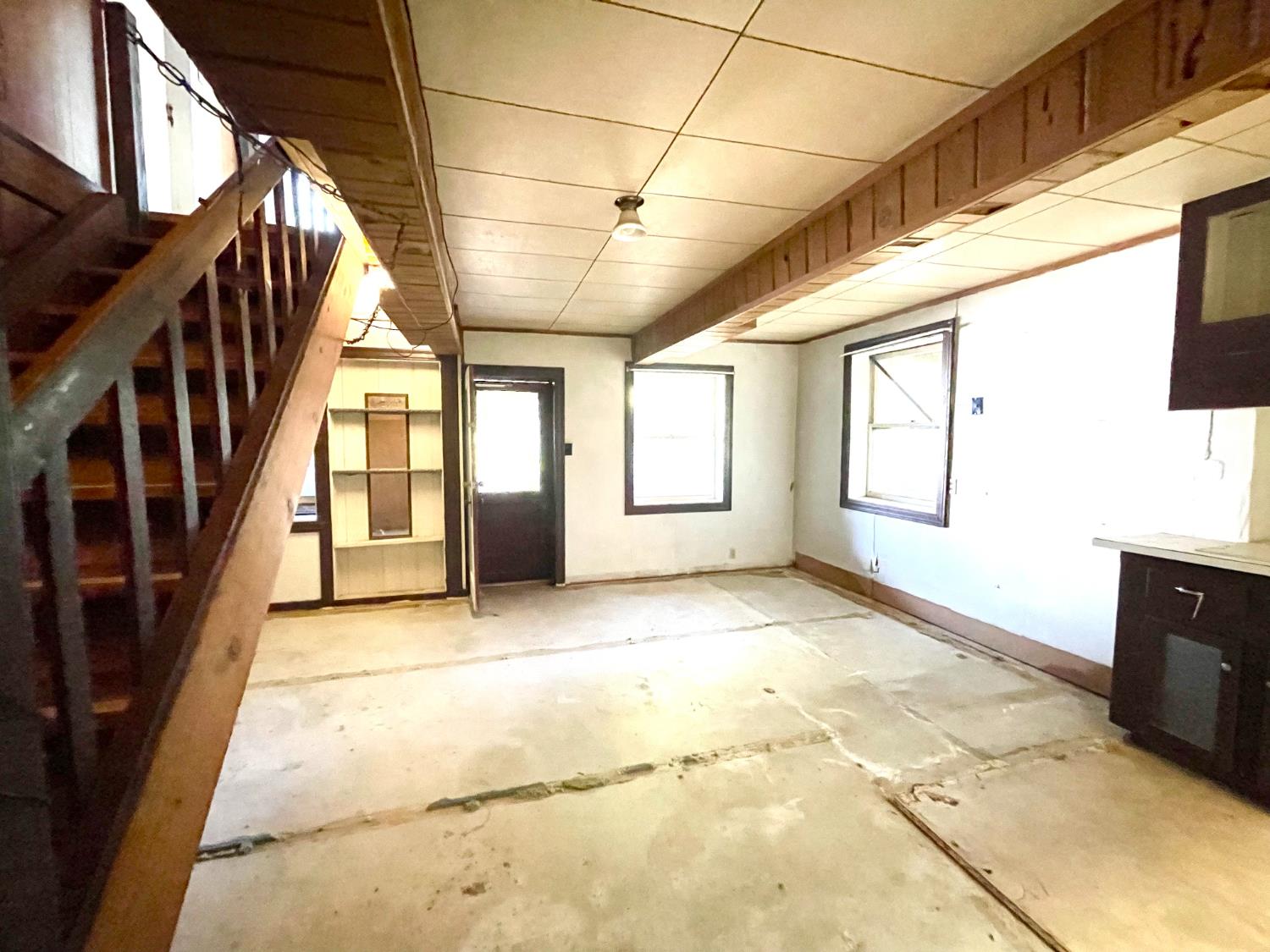 1045 Henry Place