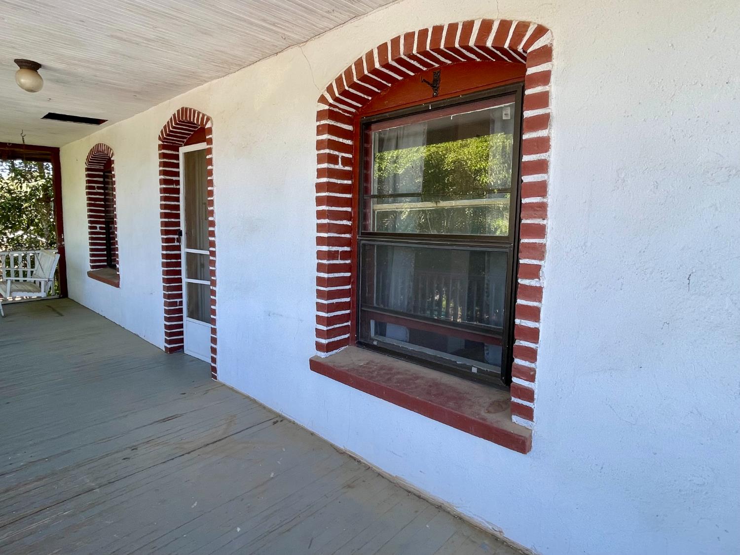 1045 Henry Place