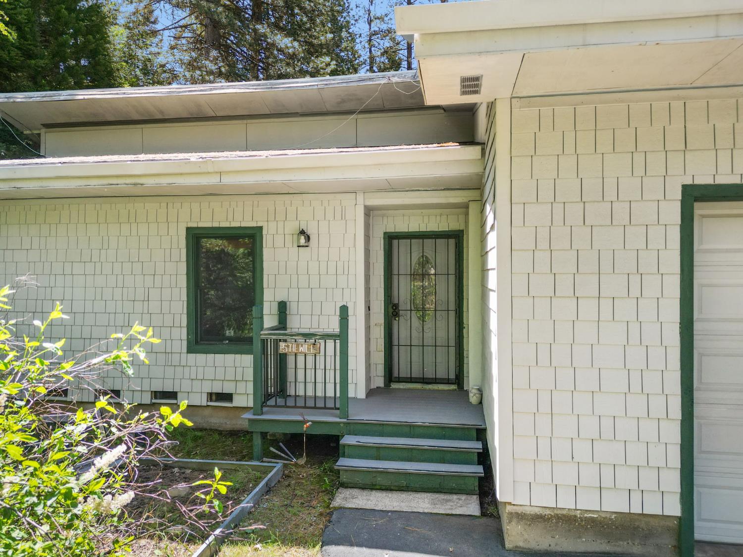 2641 Pine Drive