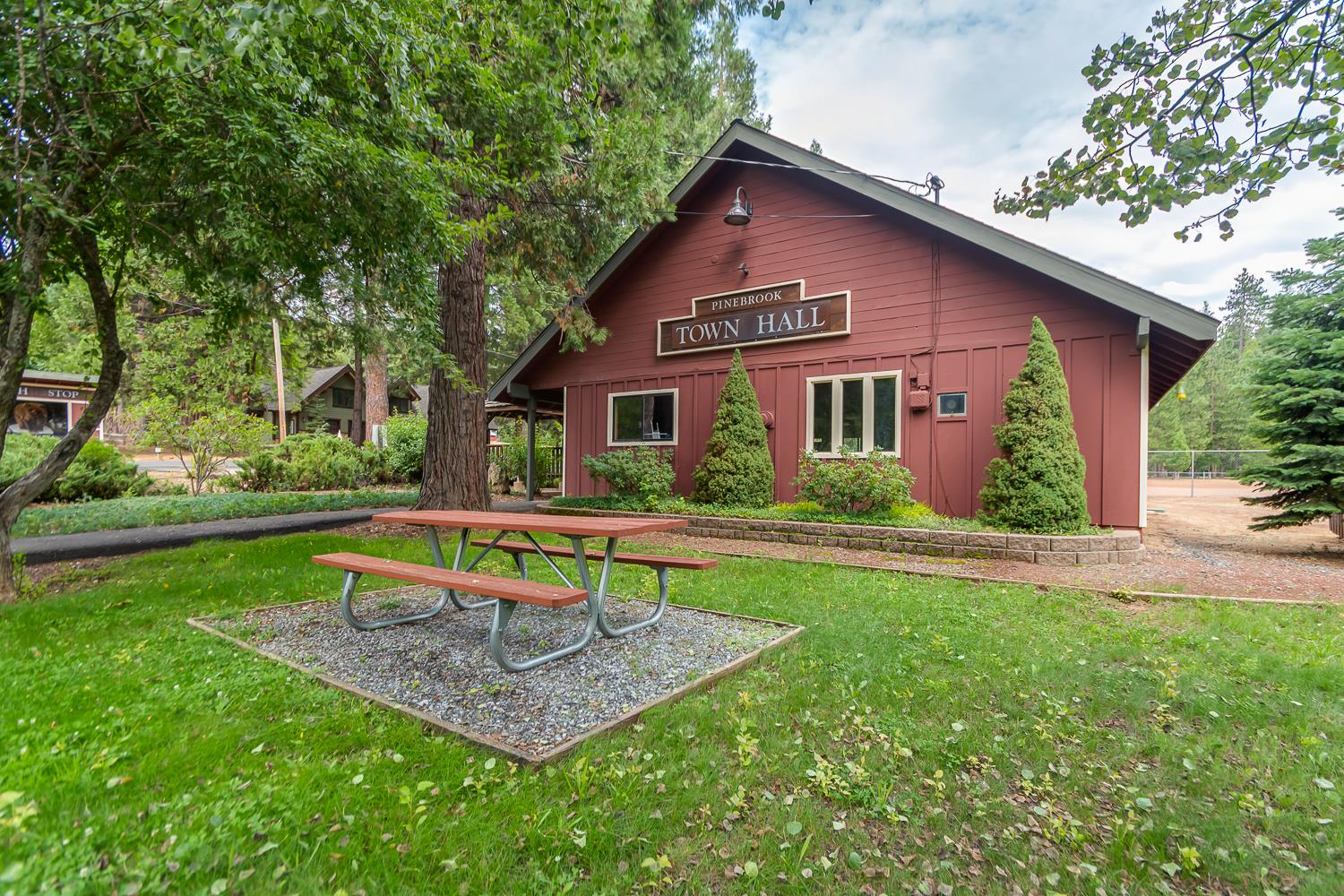 1807 Coniferous Drive