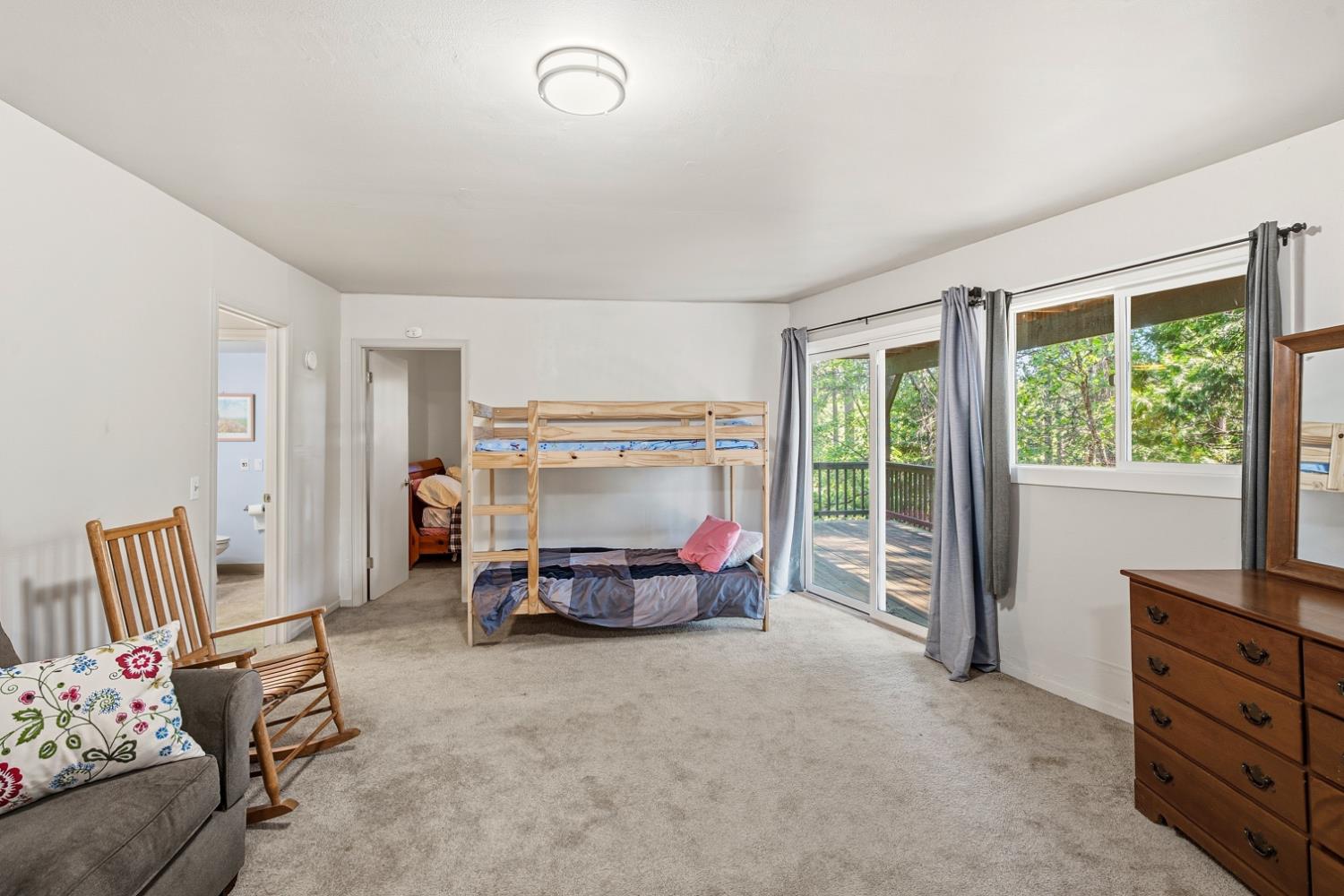 1802 Tamarack Drive