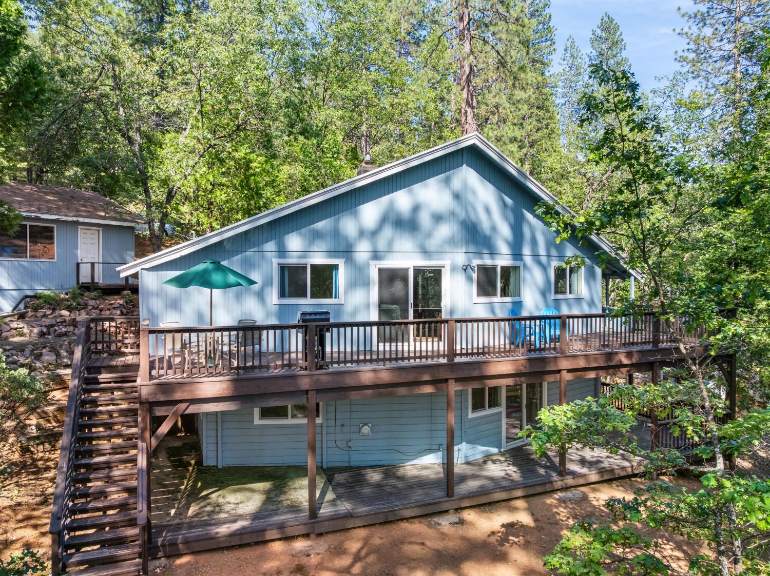 1802 Tamarack Drive