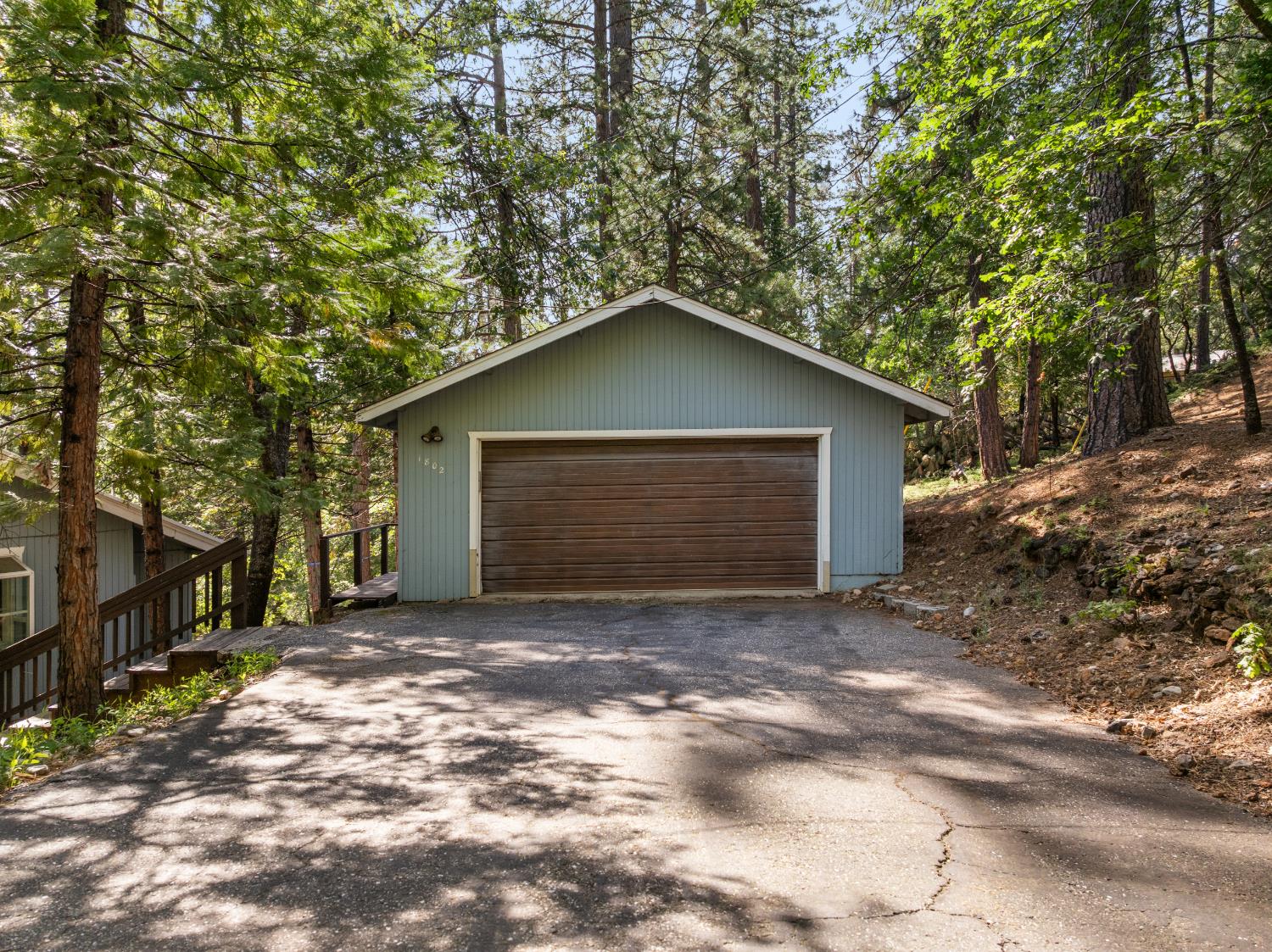 1802 Tamarack Drive