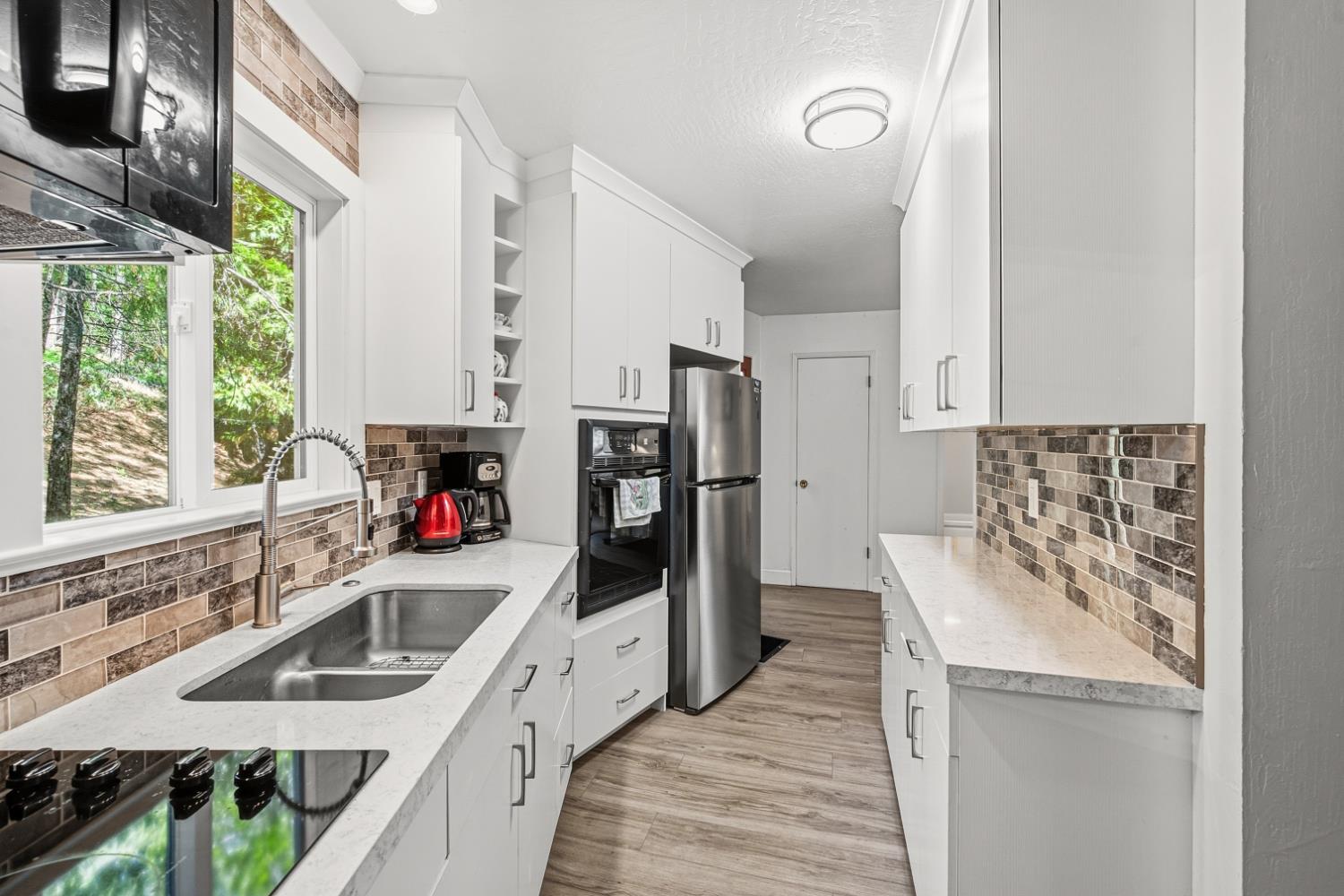 1802 Tamarack Drive