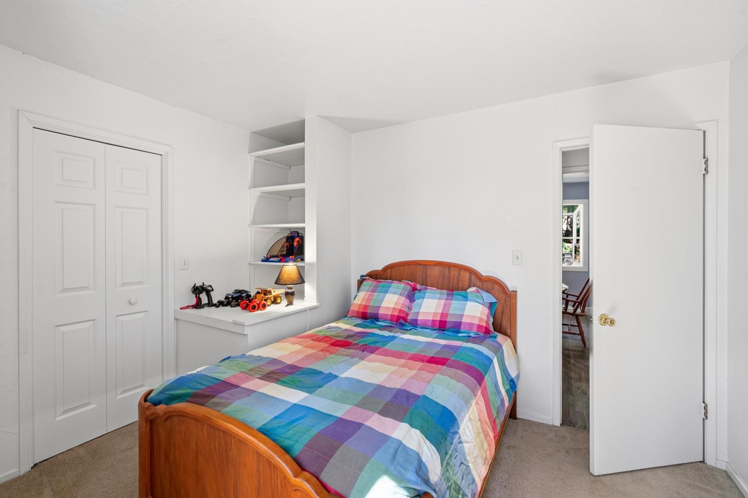 1802 Tamarack Drive