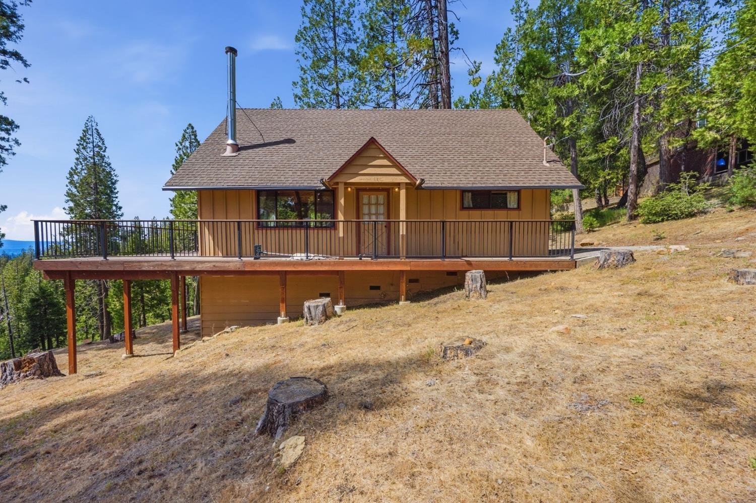 3076 Forest Lane
