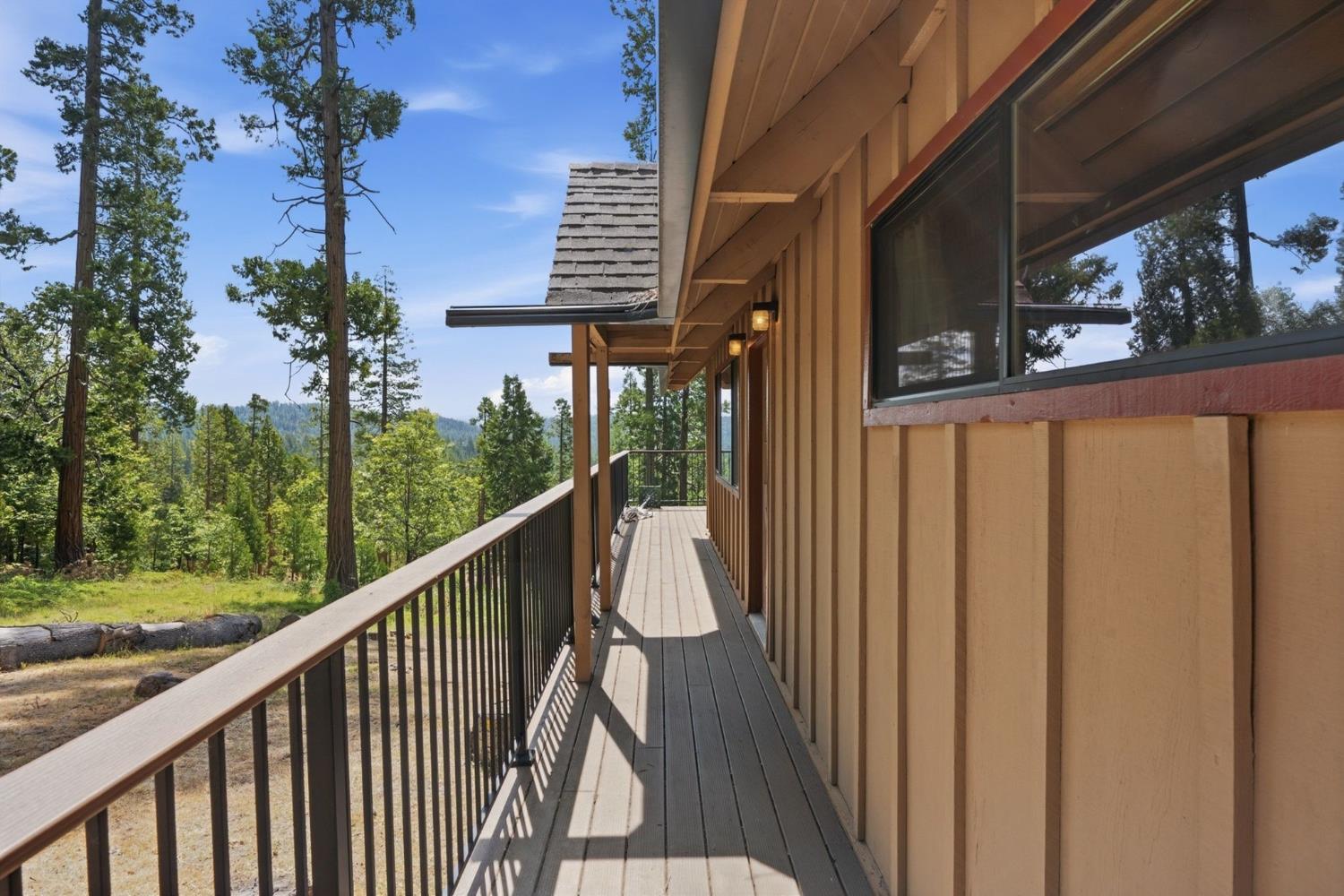 3076 Forest Lane