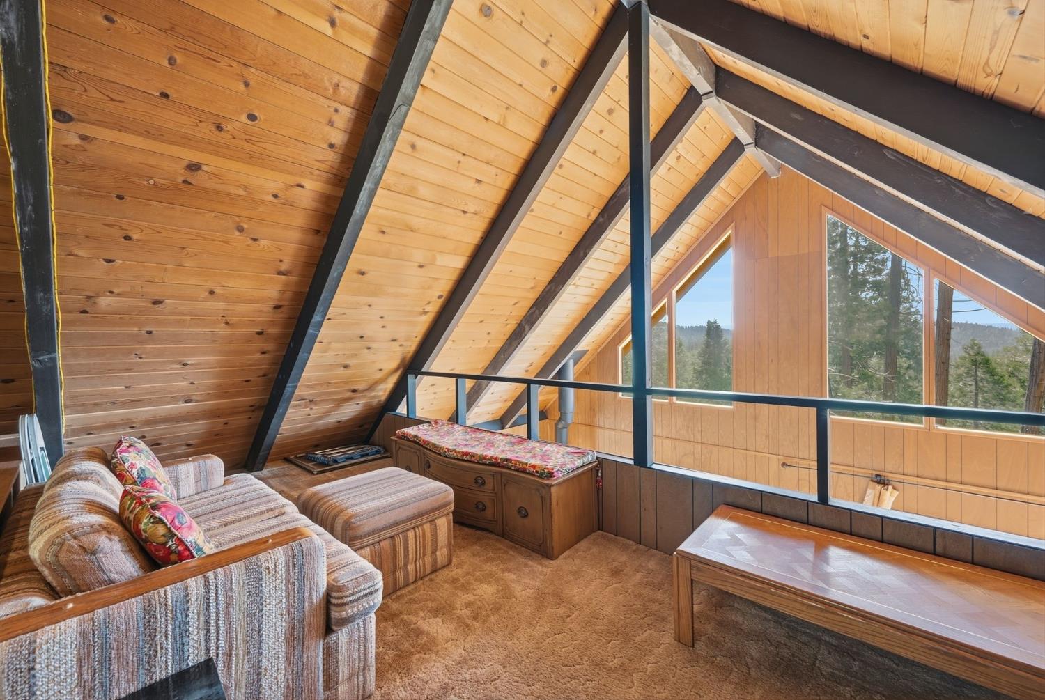 3076 Forest Lane