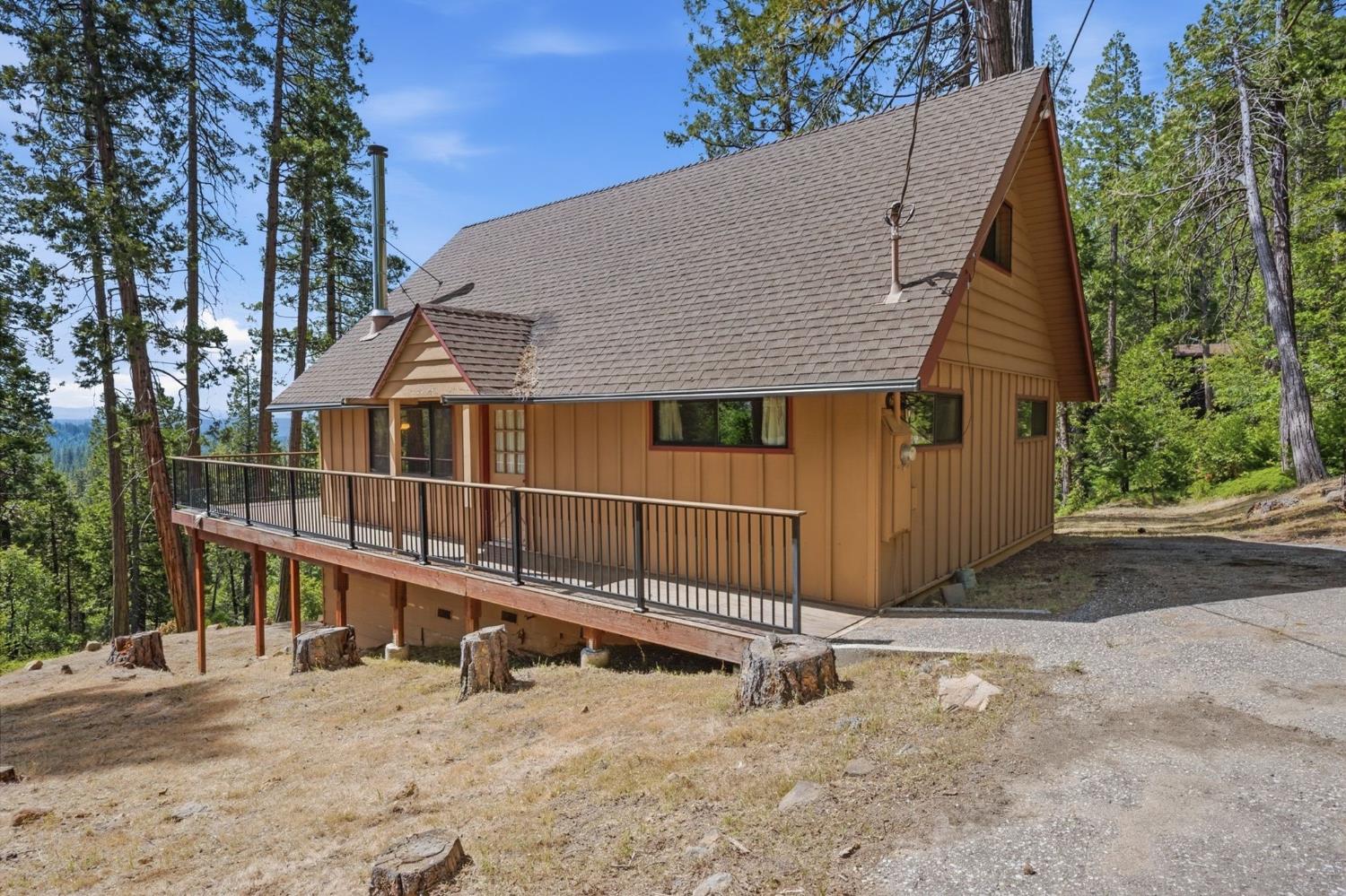 3076 Forest Lane