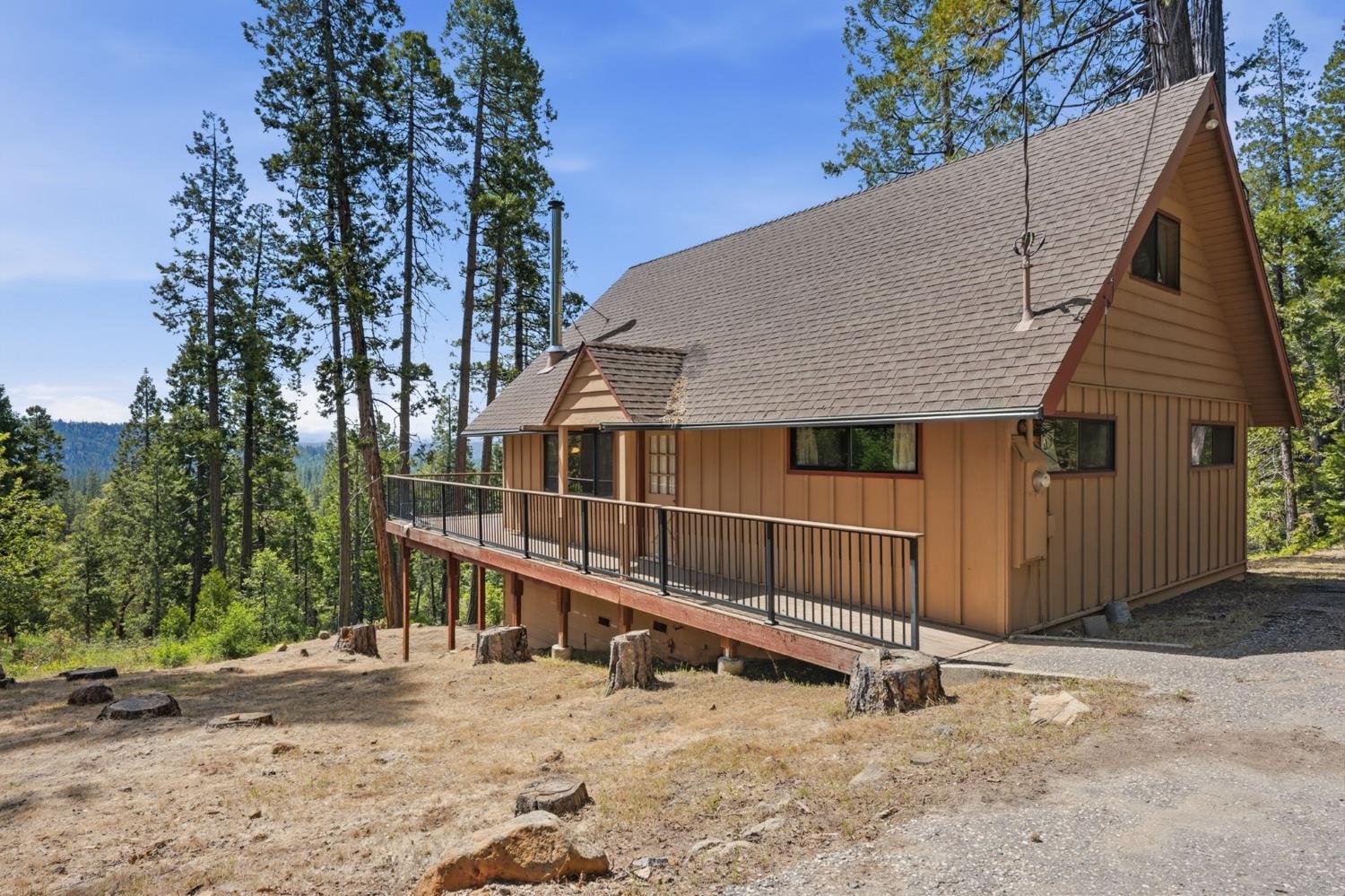 3076 Forest Lane