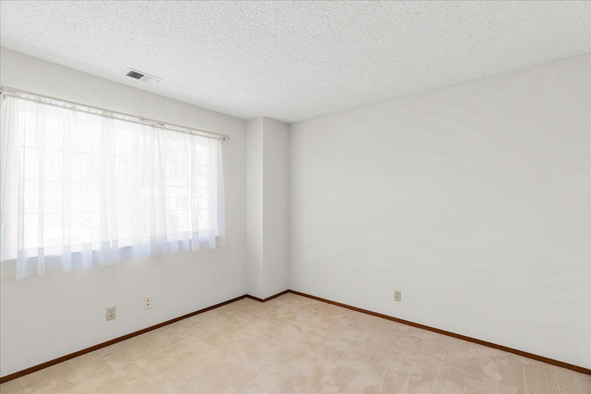 648 Kirby Common