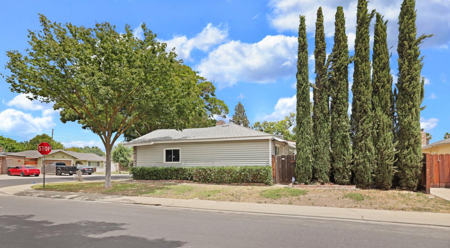 1700 Chapala Way