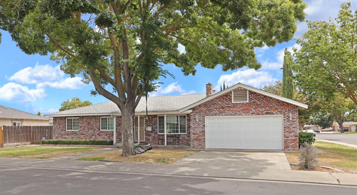 1700 Chapala Way