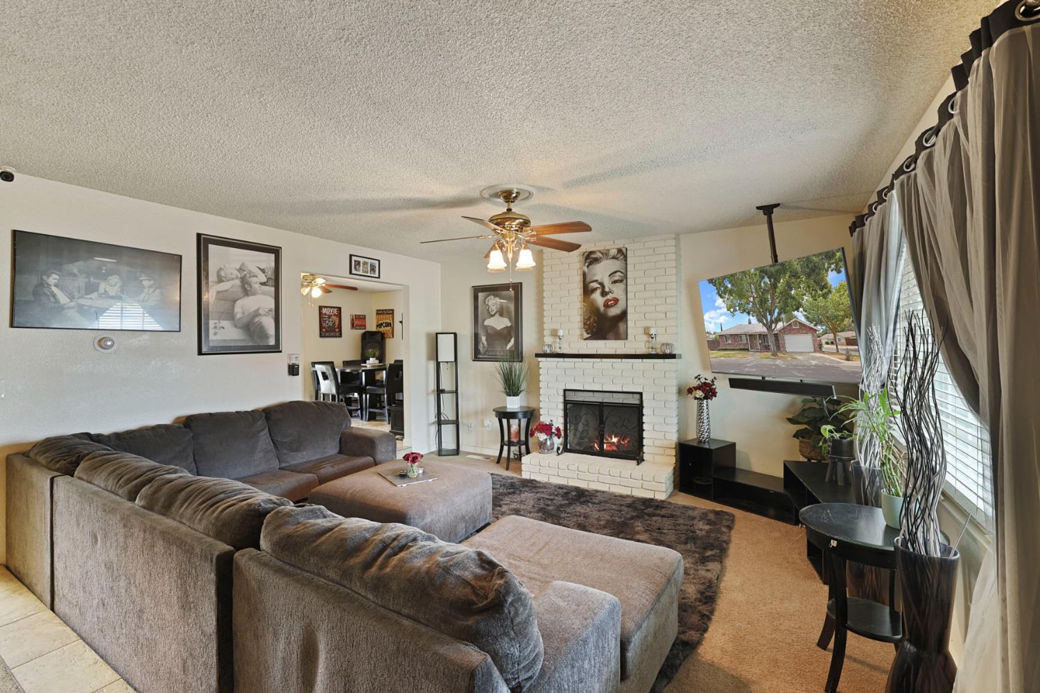 1700 Chapala Way