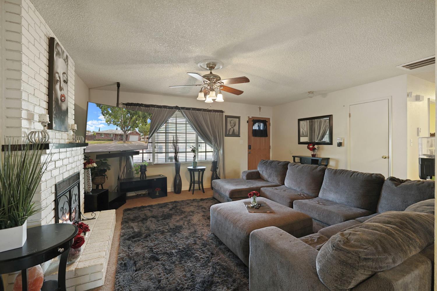 1700 Chapala Way