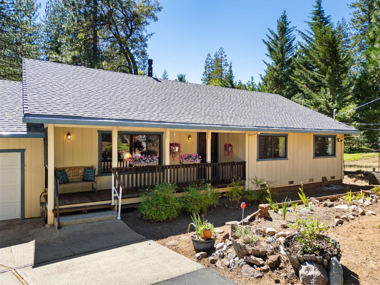 2015 E Mokelumne Drive