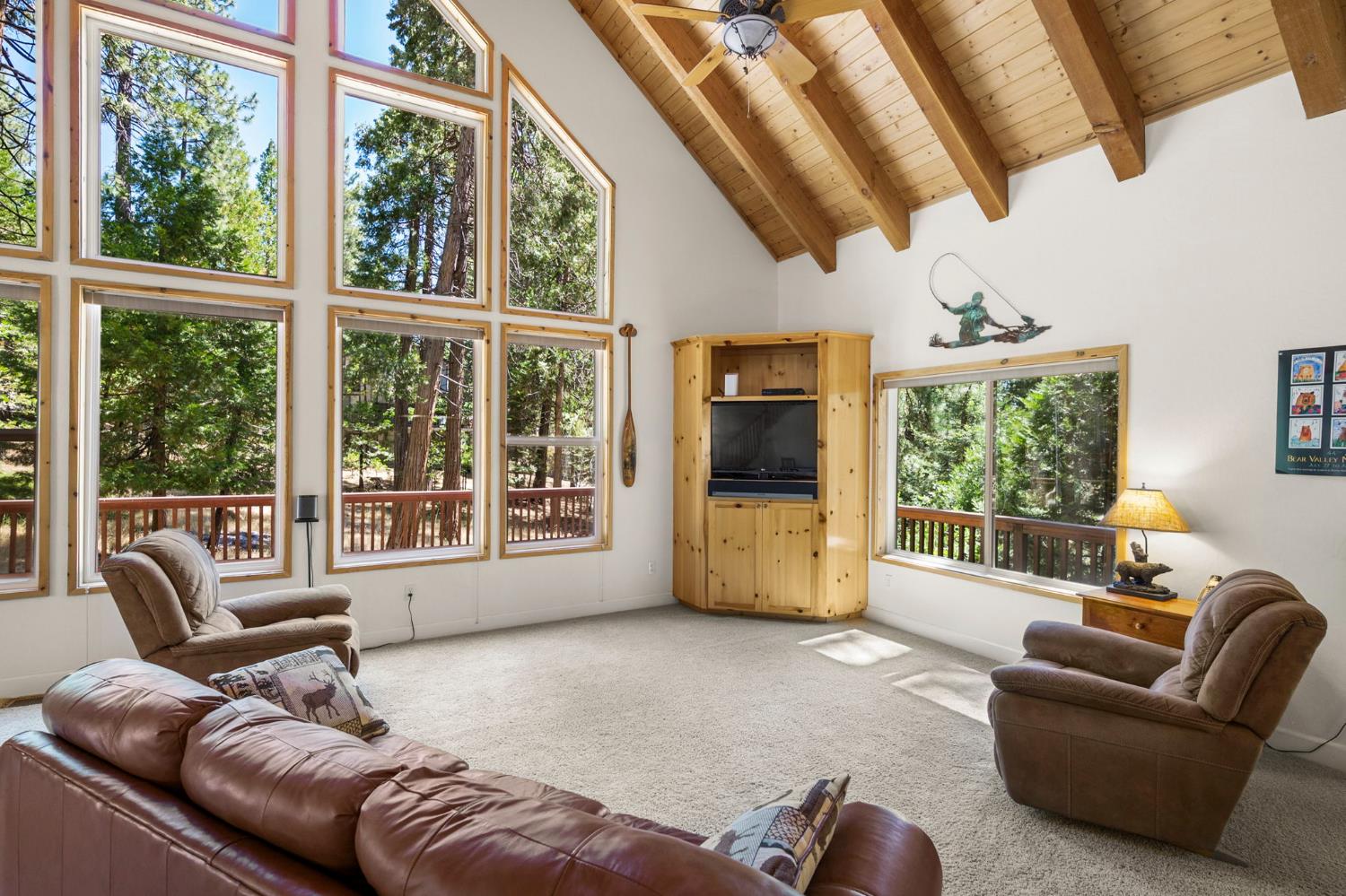 2746 Quartz Drive