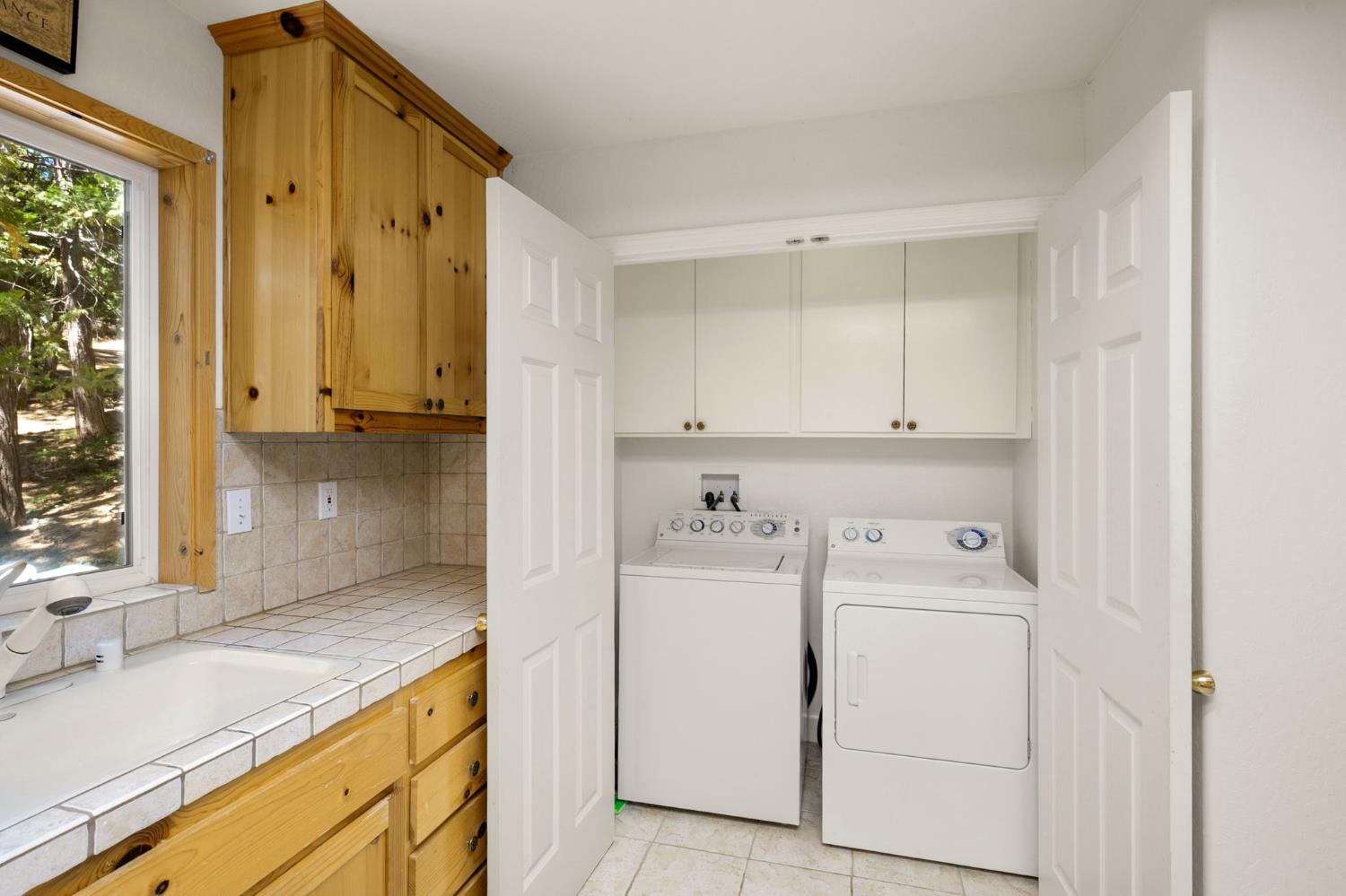 2746 Quartz Drive