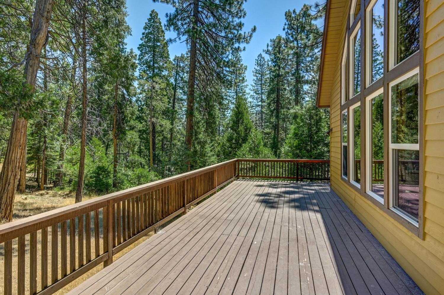 2746 Quartz Drive