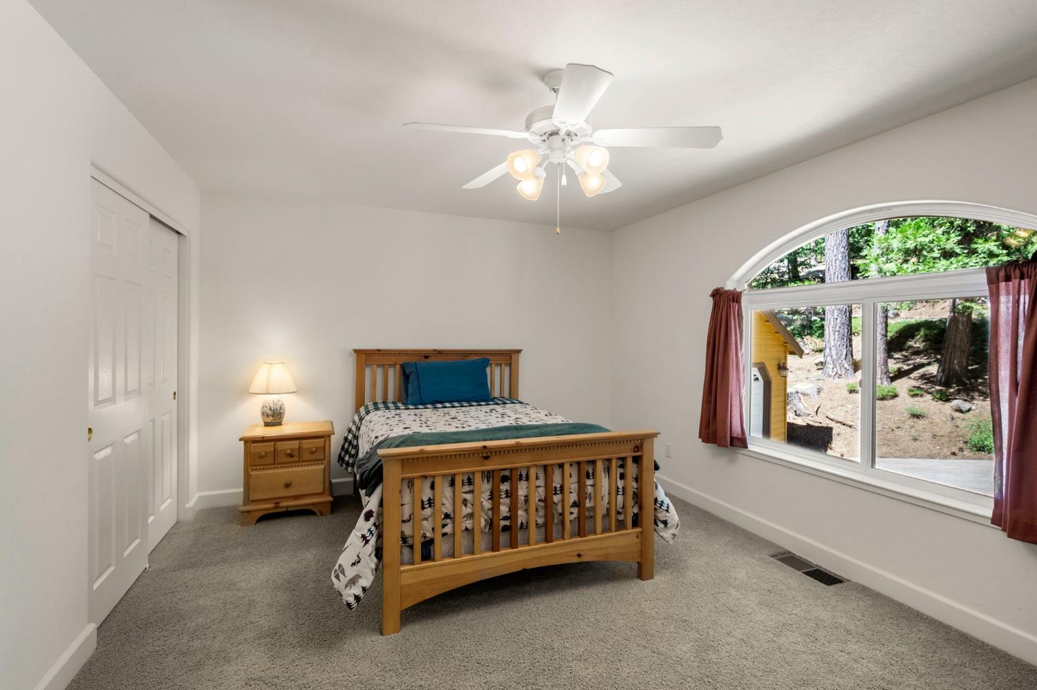 2746 Quartz Drive