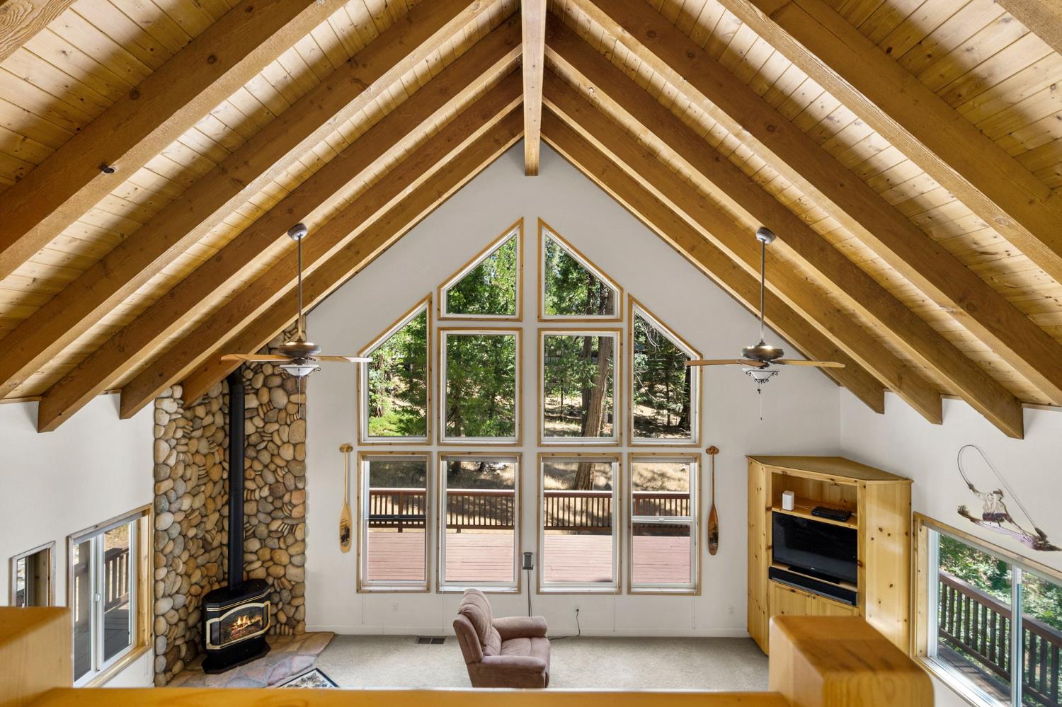 2746 Quartz Drive
