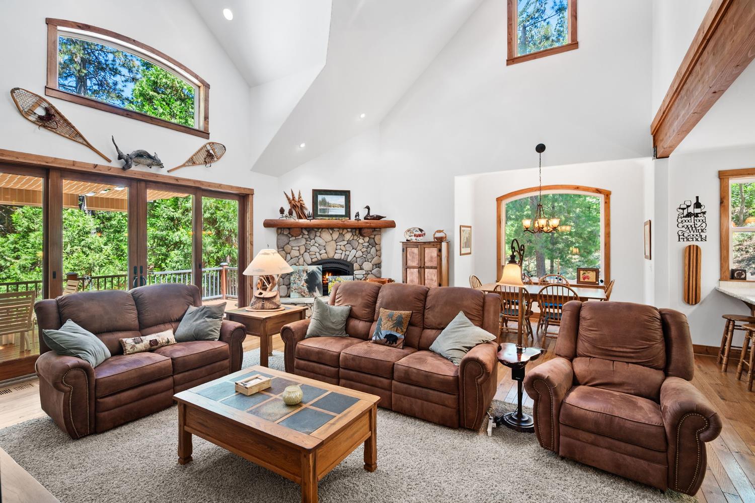2838 Pine Knoll Drive