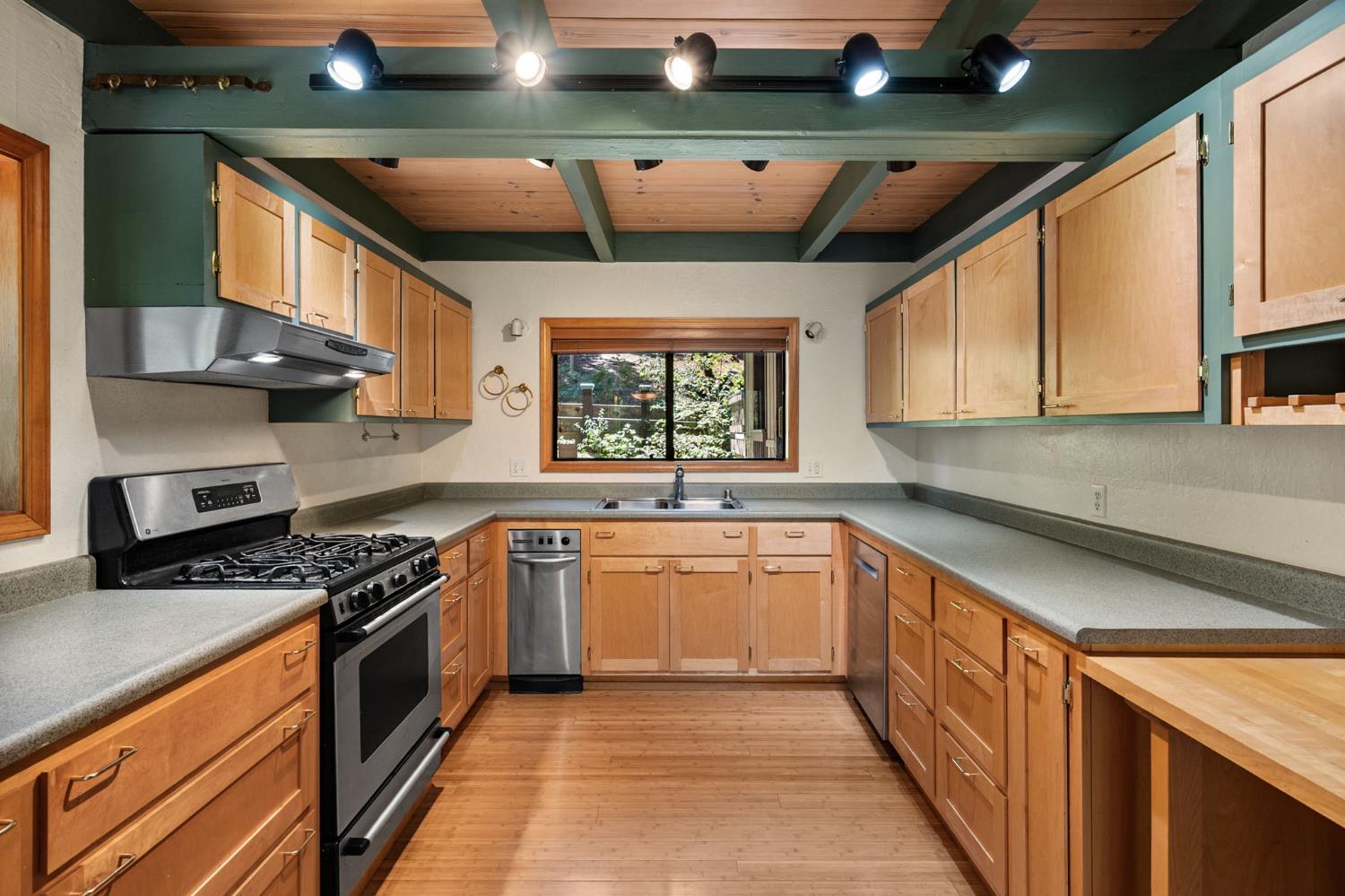 2430 Navajo Drive