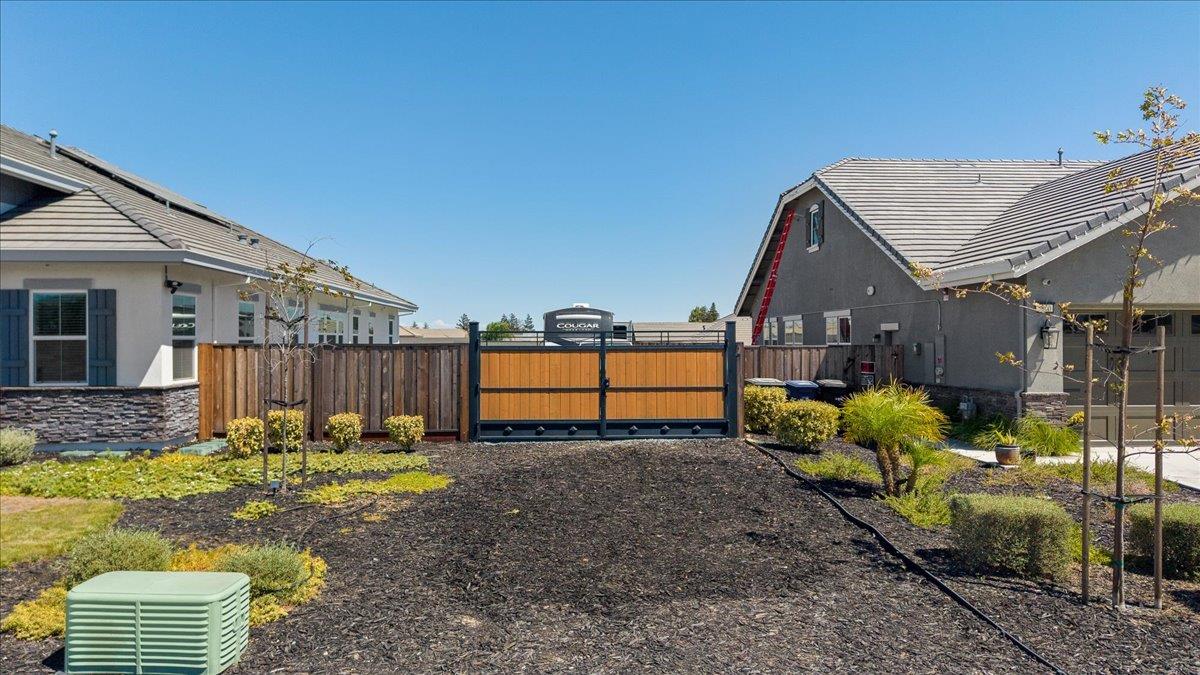 5010 Neroly Road