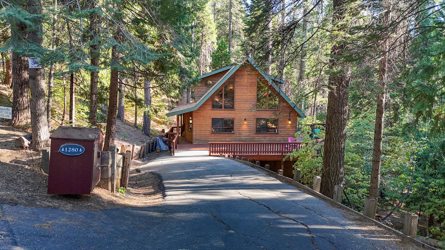 1280 Wawona Way