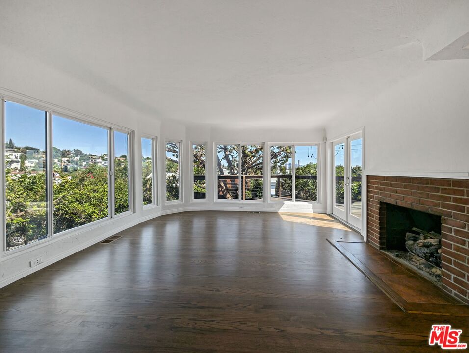 1643 Rotary Dr