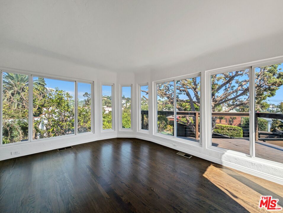 1643 Rotary Dr