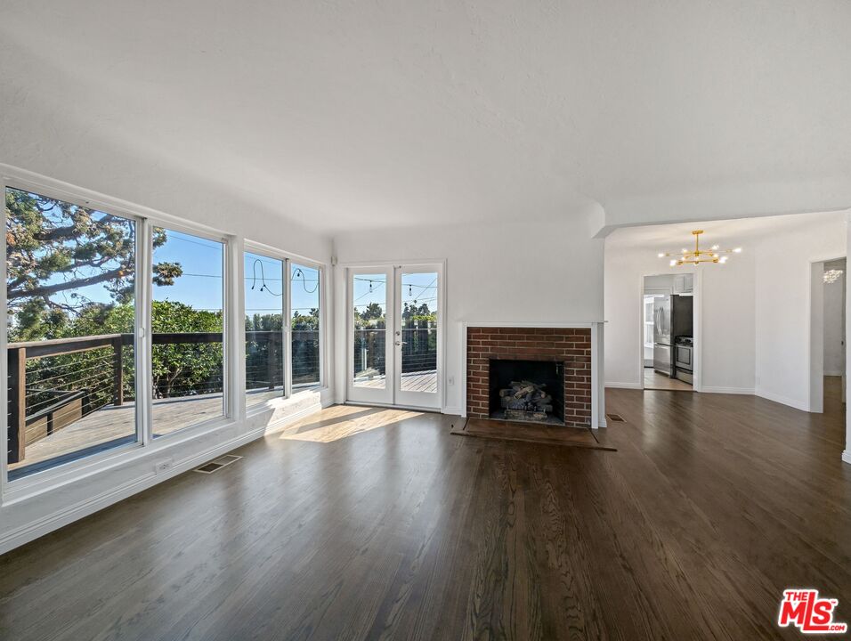 1643 Rotary Dr